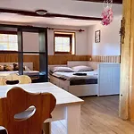 Pod Lípou Inn