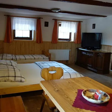Pod Lipou Inn *