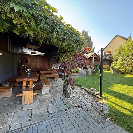 Pod Lipou * Dolní Brusnice